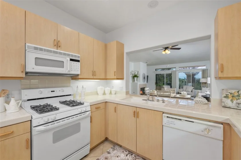 21724 San Leandro photo 9