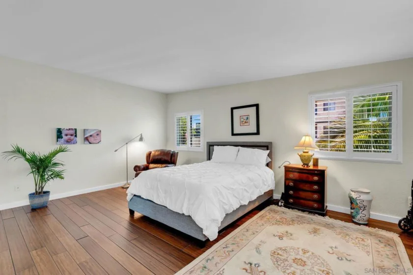 255 Daisy Avenue photo 12
