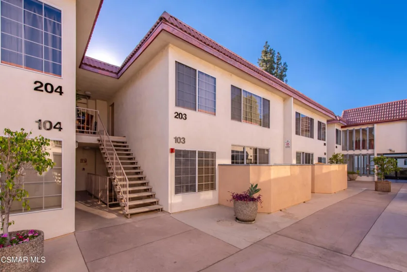 18640 Collins Street #103 photo 1