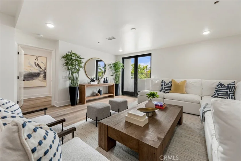 24722 Del Prado #303 photo 8