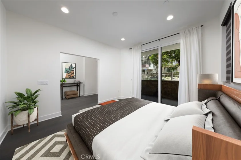 1675 Grand View photo 25