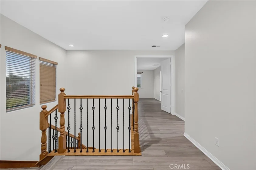 30780 Olympia Rose photo 33