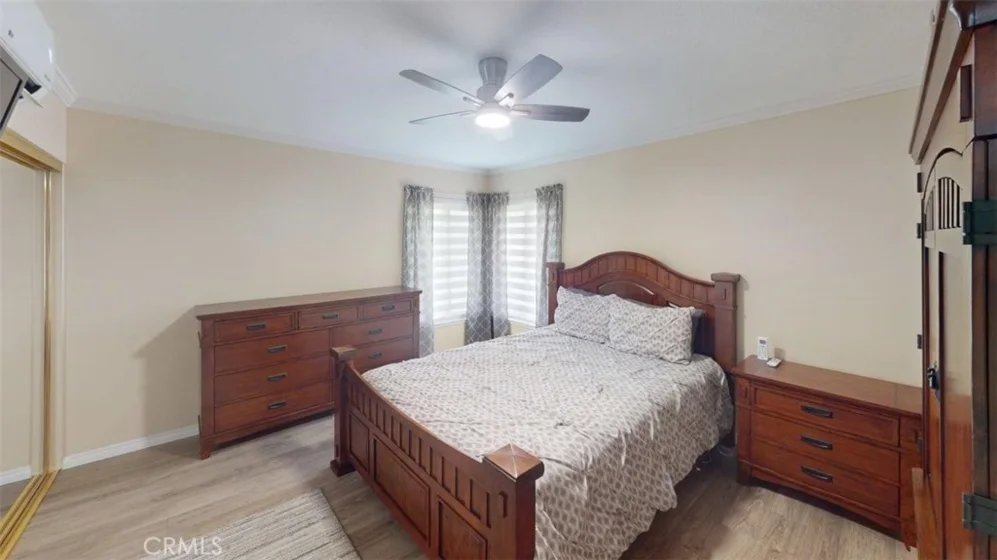 11043 Sherman Way photo 28