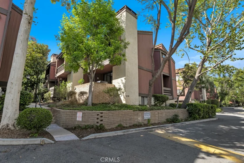 21931 Burbank Boulevard #25 photo 52