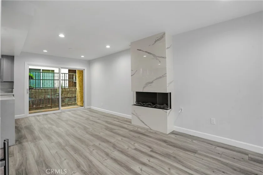 227 E Burbank #C photo 11