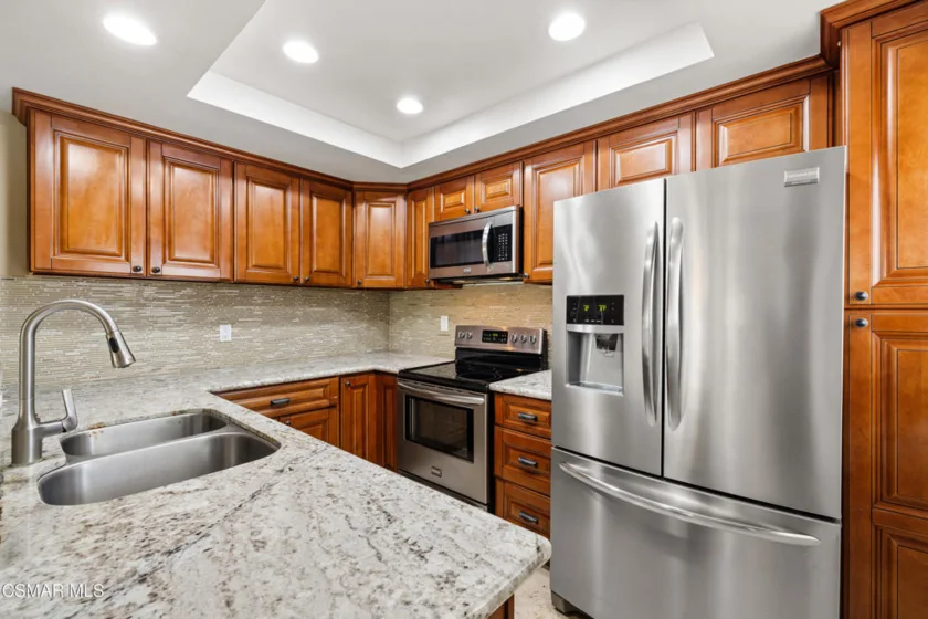 4950 Louise Avenue #301 photo 12