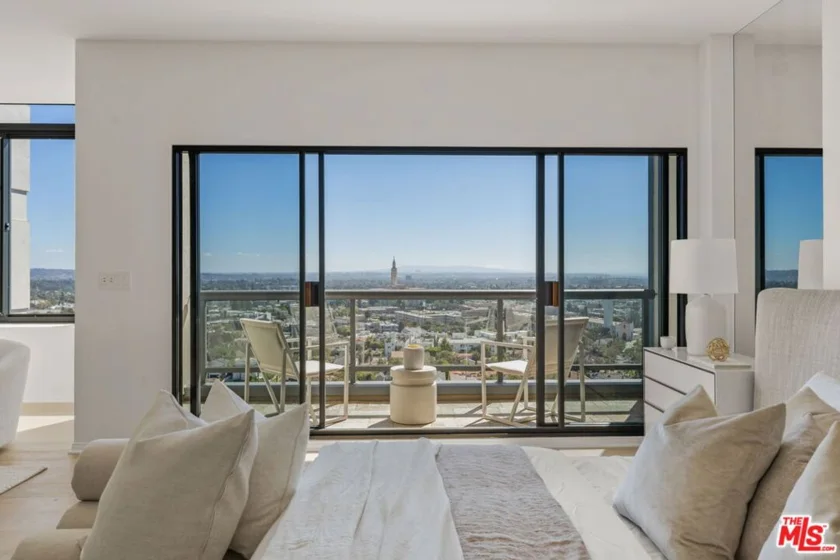 10724 Wilshire Boulevard #1501 photo 18