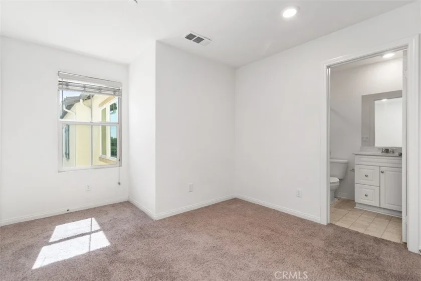 784 N Ethan photo 24