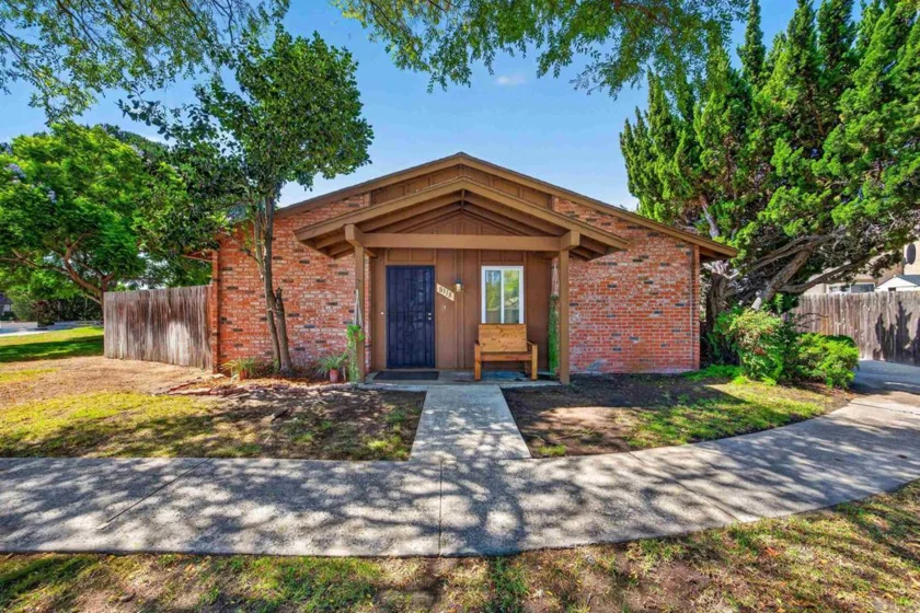 8318 Panorama Ridge Court photo 1