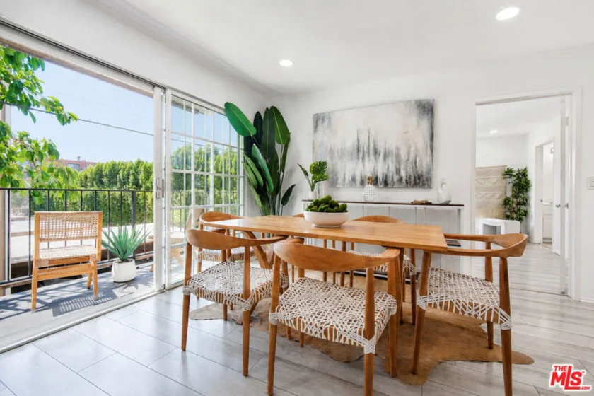 4249 Longridge Avenue #209 photo 3