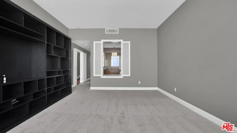900 W Olympic Boulevard #39C photo 22