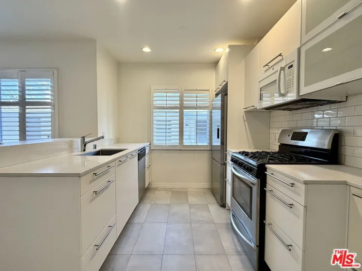 937 5th Street #8 photo 8