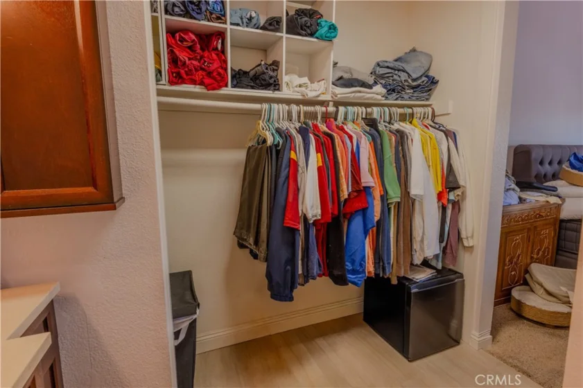 579 Parkview photo 22