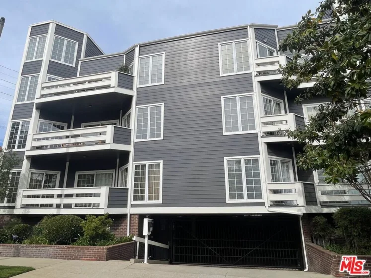 1840 Veteran Avenue #106 photo 34