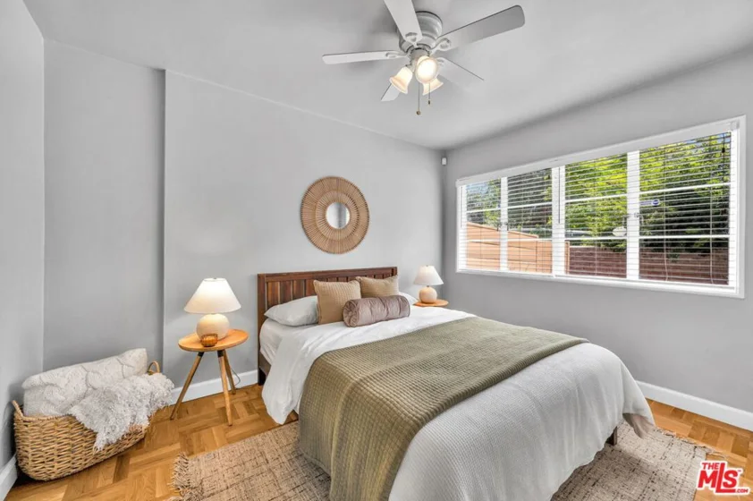 5226 Village Green photo 21
