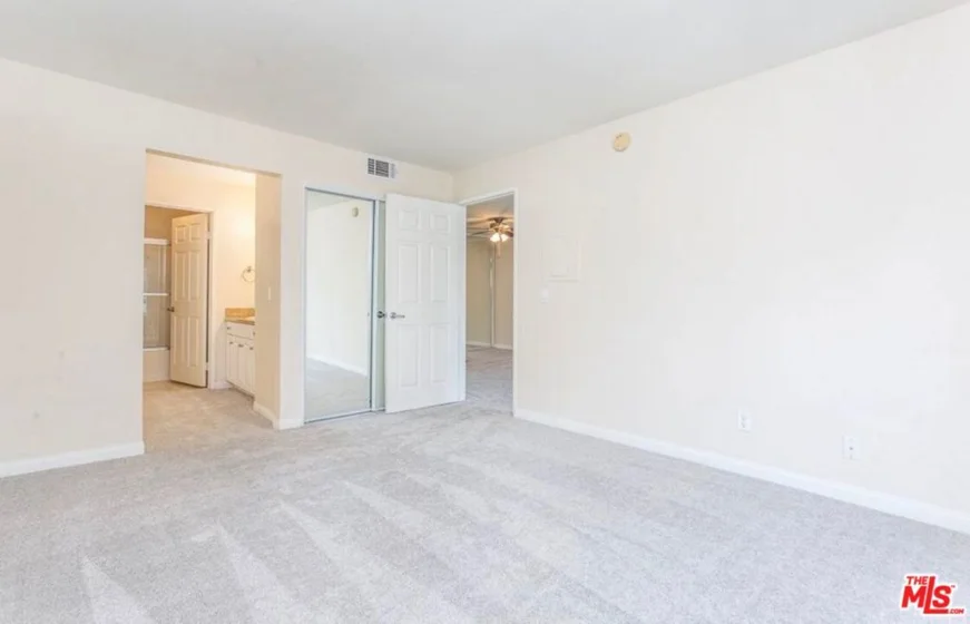 5530 Owensmouth Avenue #219 photo 5