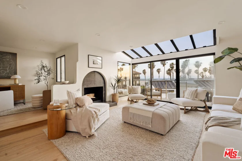 25 Sea Colony Drive photo 1