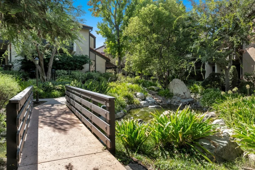 21931 Burbank Boulevard #25 photo 47