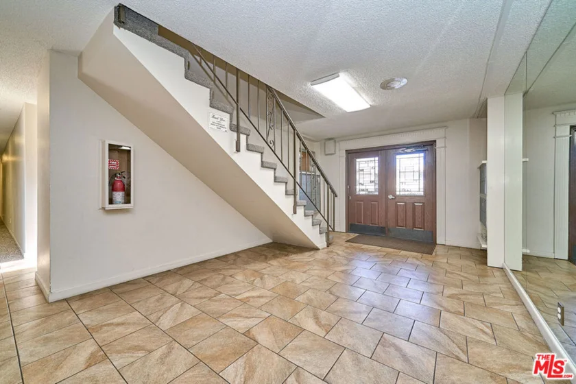 5437 Corteen Place #212 photo 20