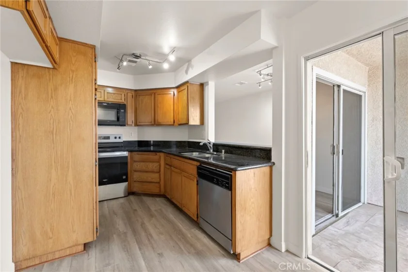 7641 Reseda Boulevard #126 photo 3