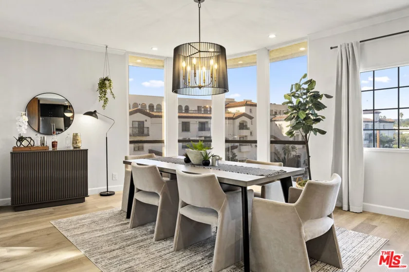 14115 Moorpark Street #311 photo 2