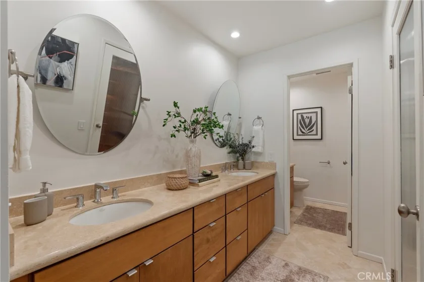 10933 Wellworth Avenue #10 photo 15
