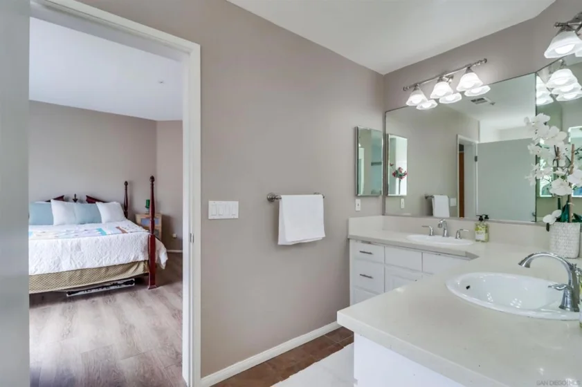 1362 Seacoast Drive #F photo 20