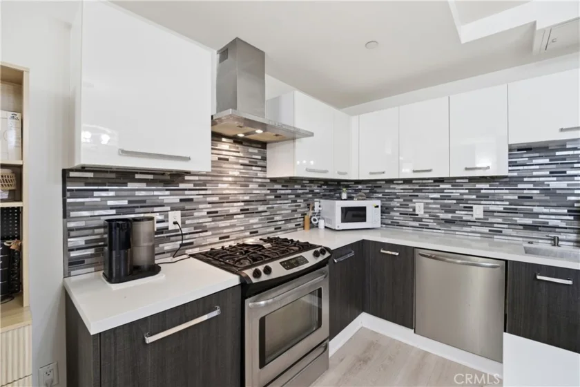 433 Pine Avenue #201 photo 1
