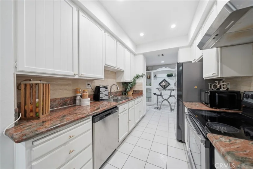 4477 Wilshire photo 8