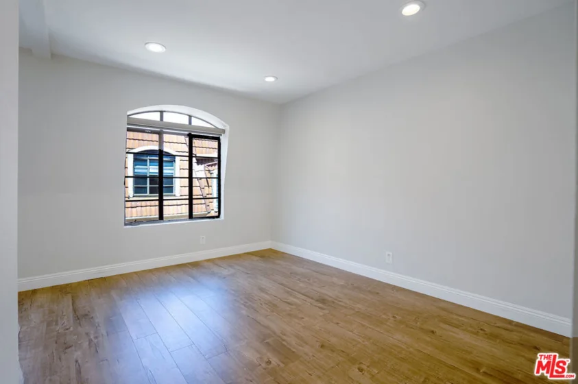 4368 W 8th Street #17 photo 28