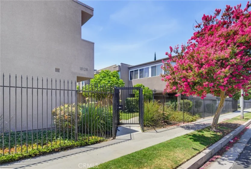 18134 Killion Street #4 photo 40