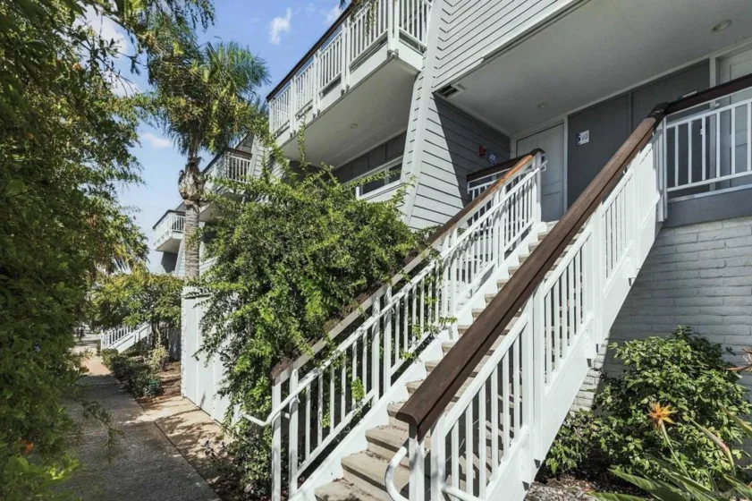 92 Montego Court photo 2