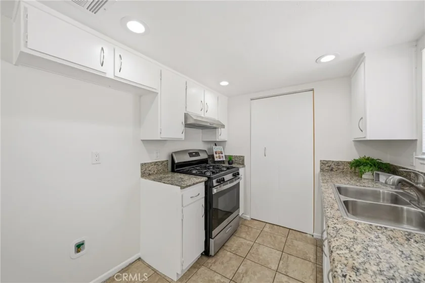 3469 Columbia photo 8