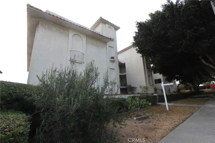 2424 S Gaffey photo 2