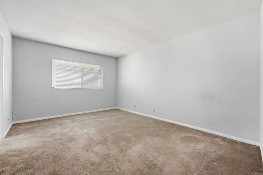 655 Beverly Place photo 9