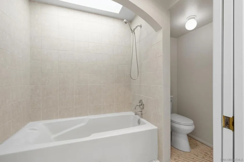 4070 Riviera Drive #5 photo 27
