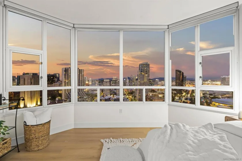700 W Harbor #2501 photo 42