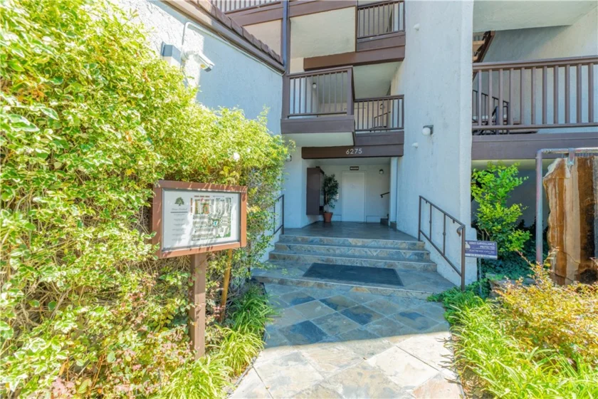 6275 Canoga #61 photo 1