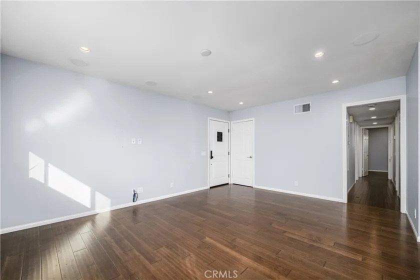 9658 Bloomfield Avenue photo 14