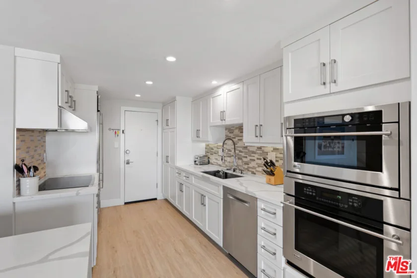 23908 De Ville Way #B photo 22