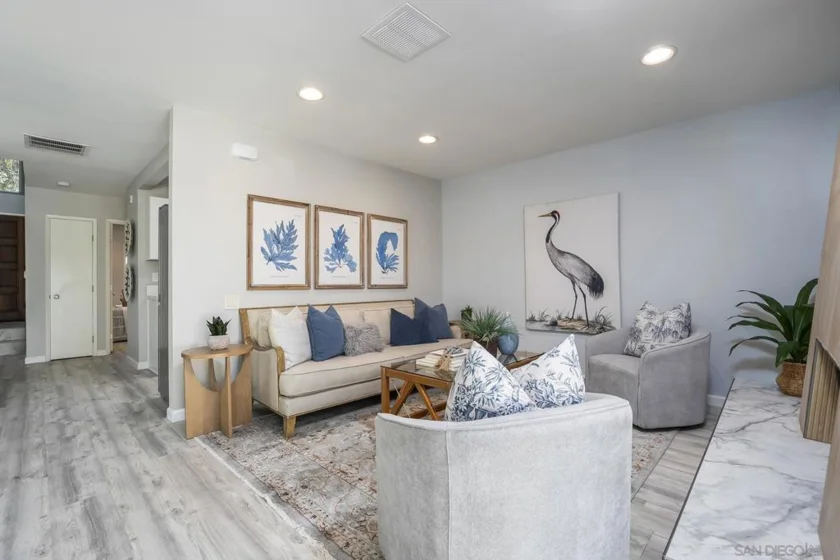 4242 Loma Riviera photo 4