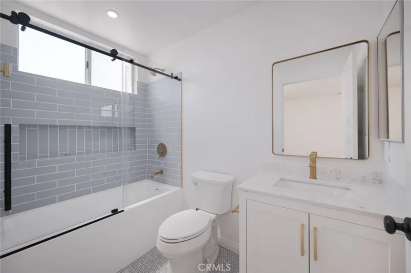5455 Sylmar Avenue #2103 photo 22
