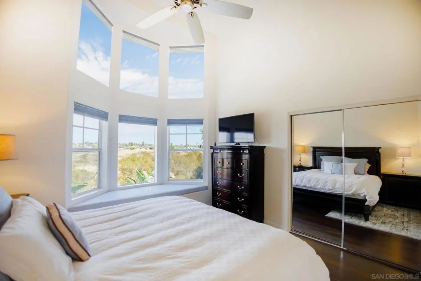 810 Harbor Cliff Way #230 photo 19