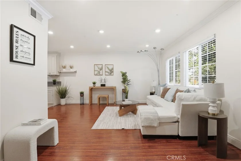 4189 Vineland Avenue #111 photo 1