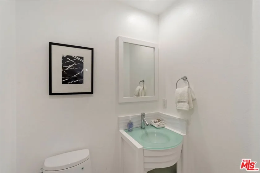 1160 Granville Avenue #108 photo 46
