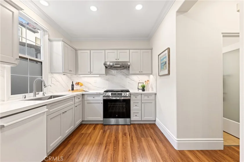 77 Canyoncrest photo 18