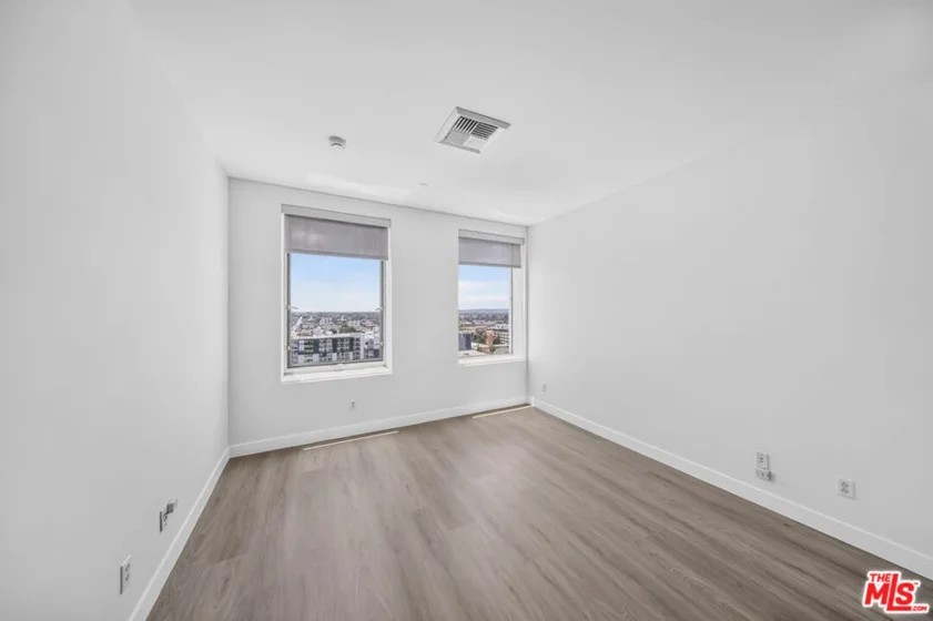 3810 Wilshire Boulevard #1108 photo 24