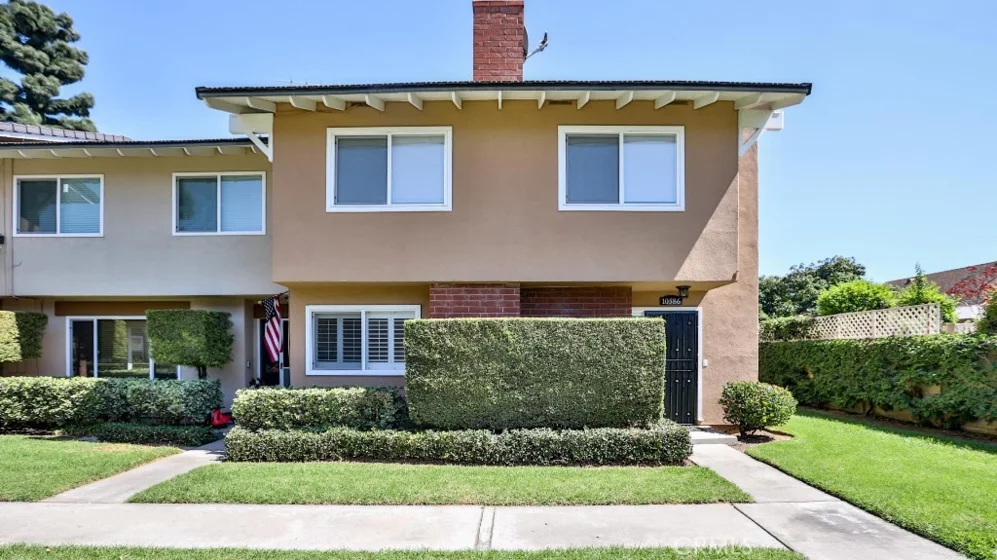 10586 La Rosa Lane photo 1