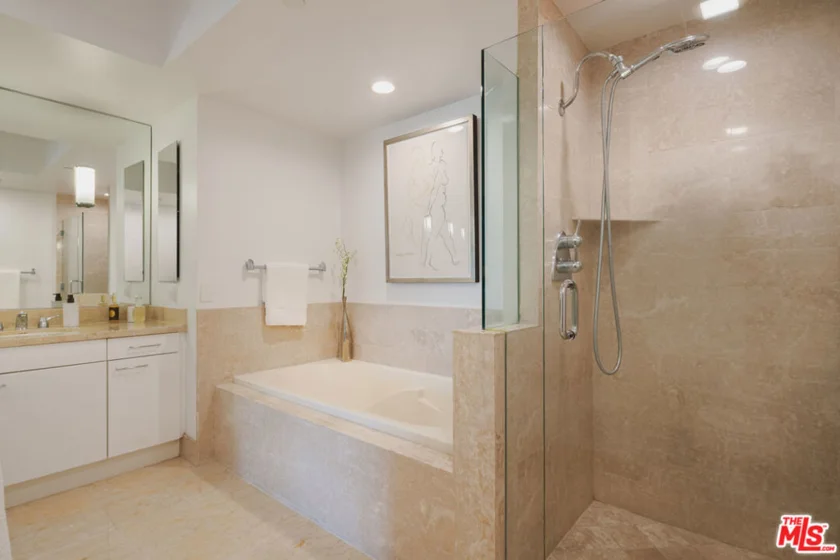 13600 Marina Pointe Drive #1605 photo 18