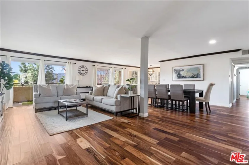5412 Lindley Avenue #201 photo 1